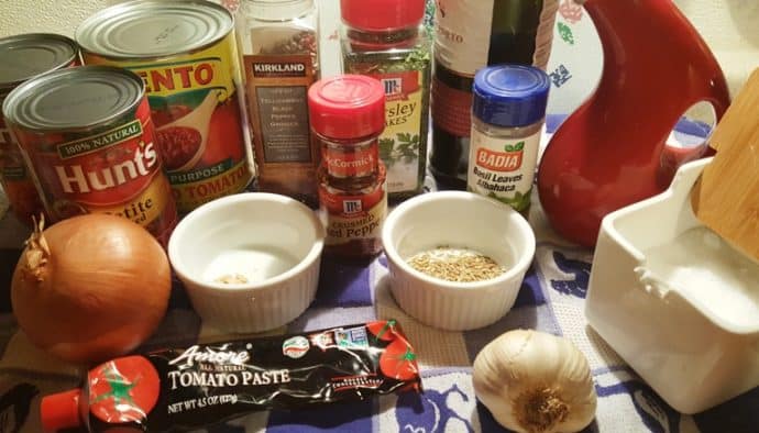Cast of Ingredients for Instant Pot Beef and Macaroni