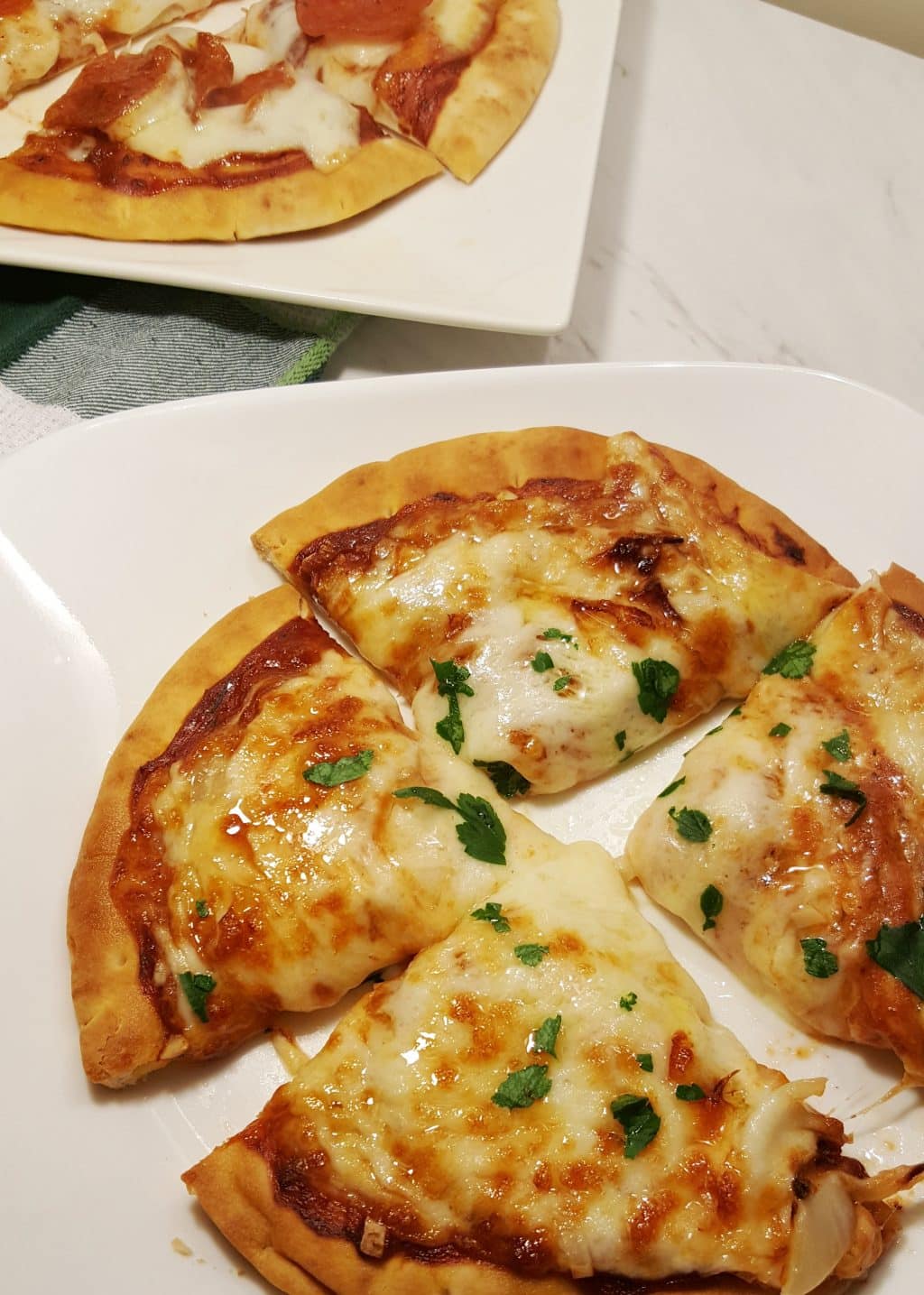 Air-fryer pitta pizzas