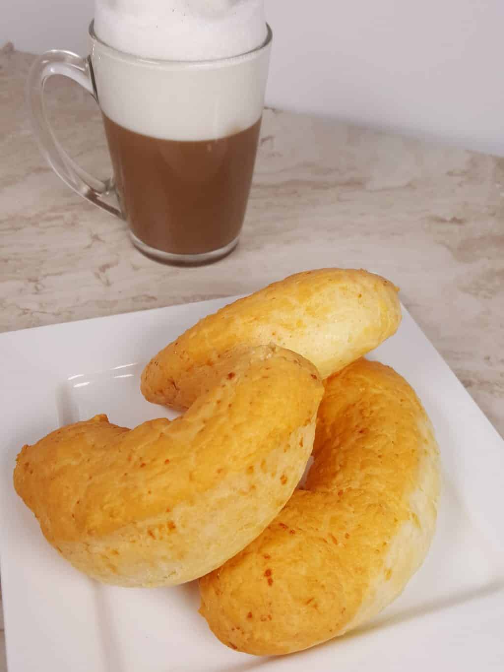 Pan de Yuca [Colombian Cheesy Popover]