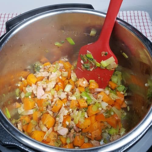 Pressure Cooker Low Carb Manhattan Clam Chowder Soup This Old Gal