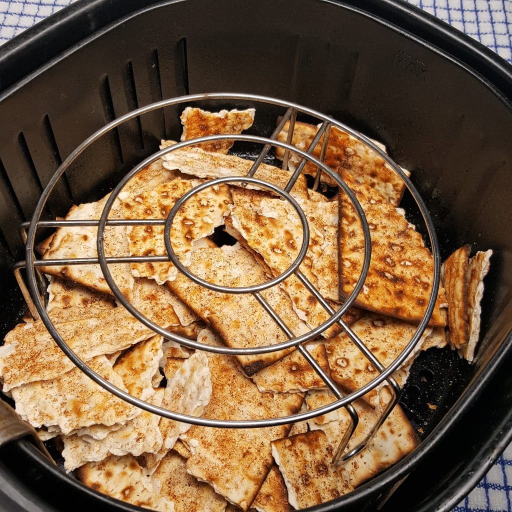A Trivet Keeps the Chips from Flying