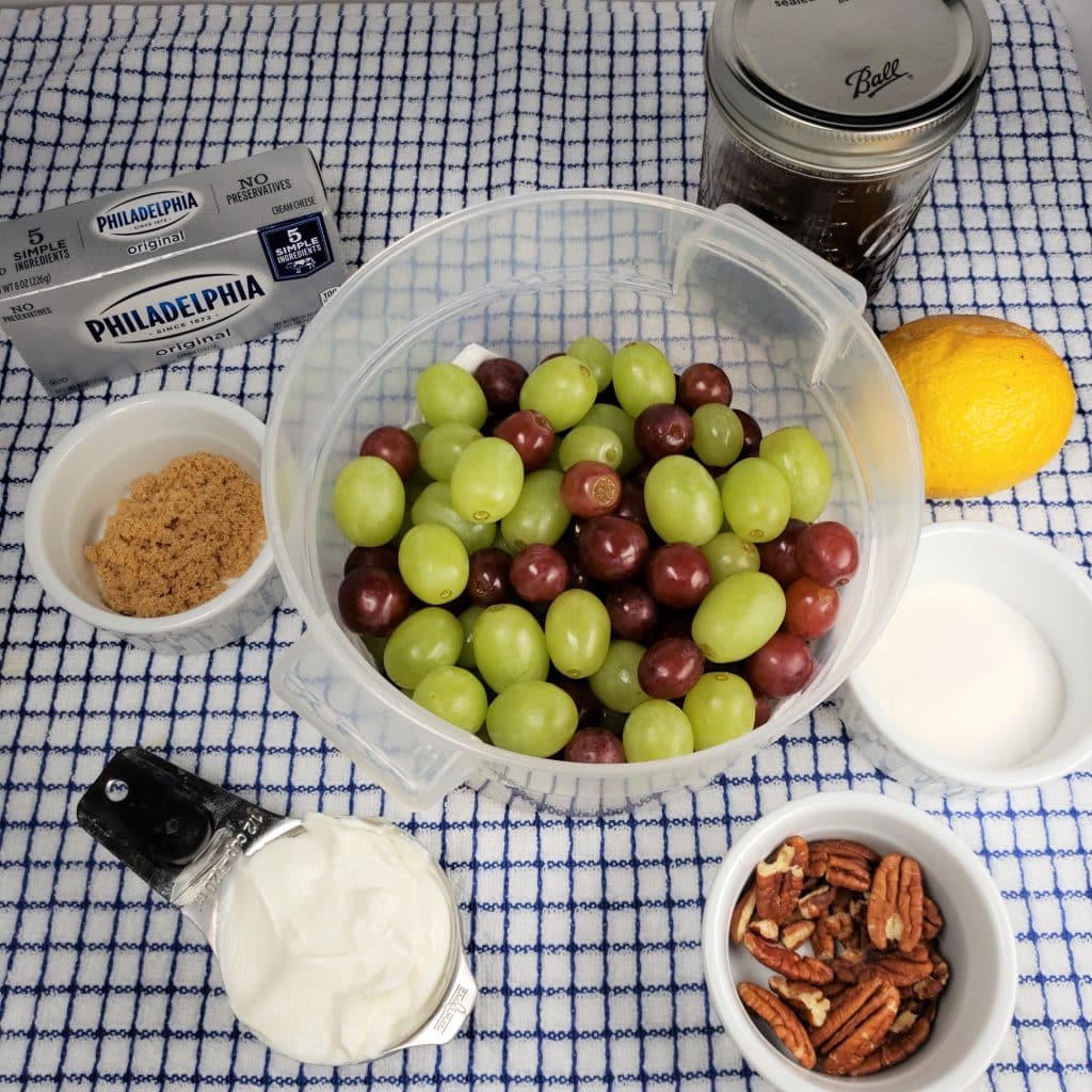 Cast of Ingredients for Creamy Grapes Salad