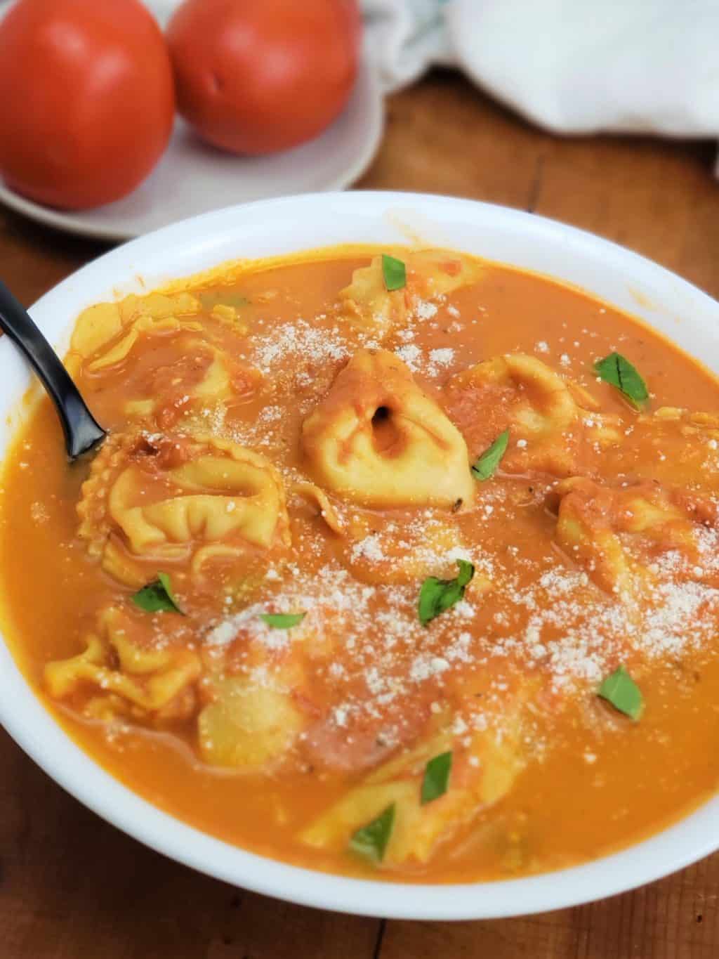 Instant Pot Tomato Tortellini Soup
